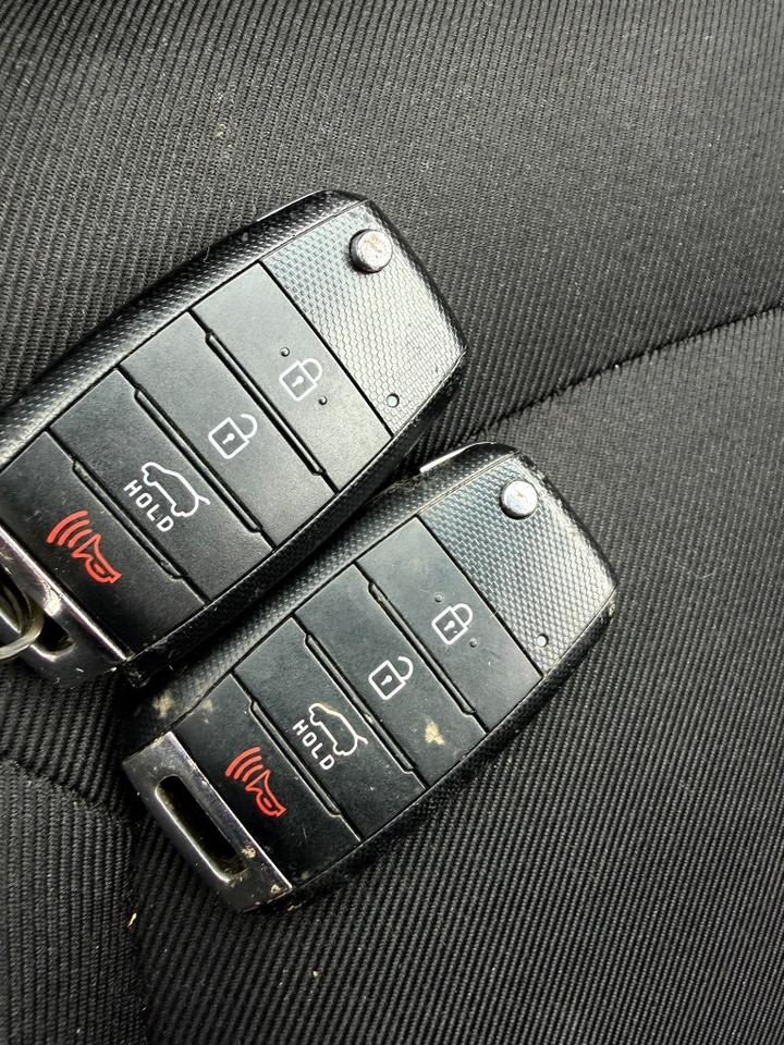 2015 Kia Soul + 4dr Wagon (2.0L 4cyl 6A) Photo