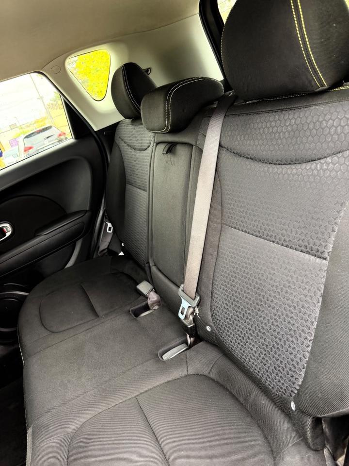 2015 Kia Soul + 4dr Wagon (2.0L 4cyl 6A) Photo
