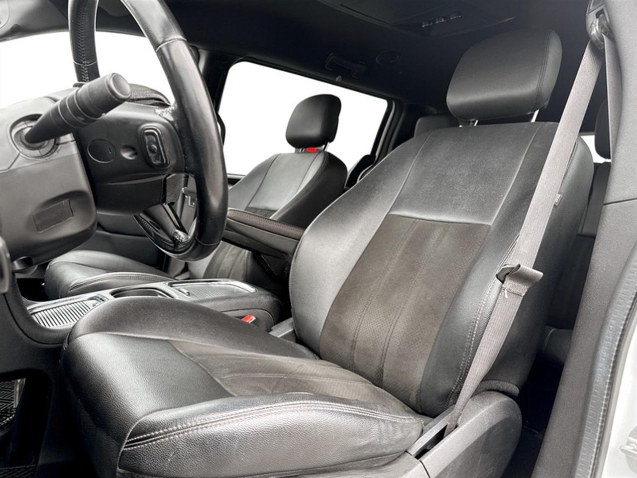 2020 Dodge Grand Caravan Premium Plus w/DVD System Photo
