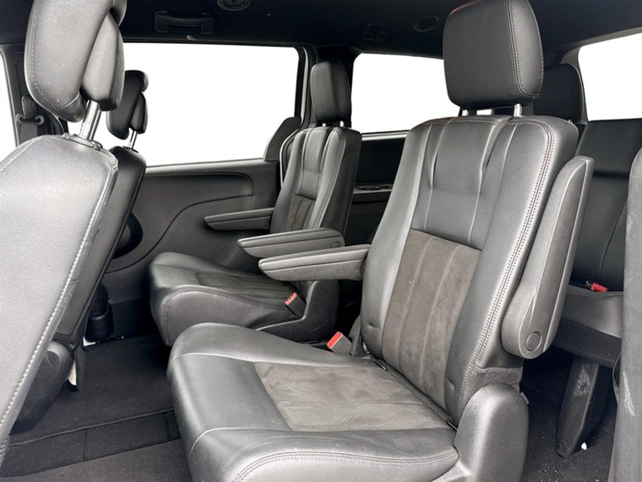2020 Dodge Grand Caravan Premium Plus w/DVD System Photo