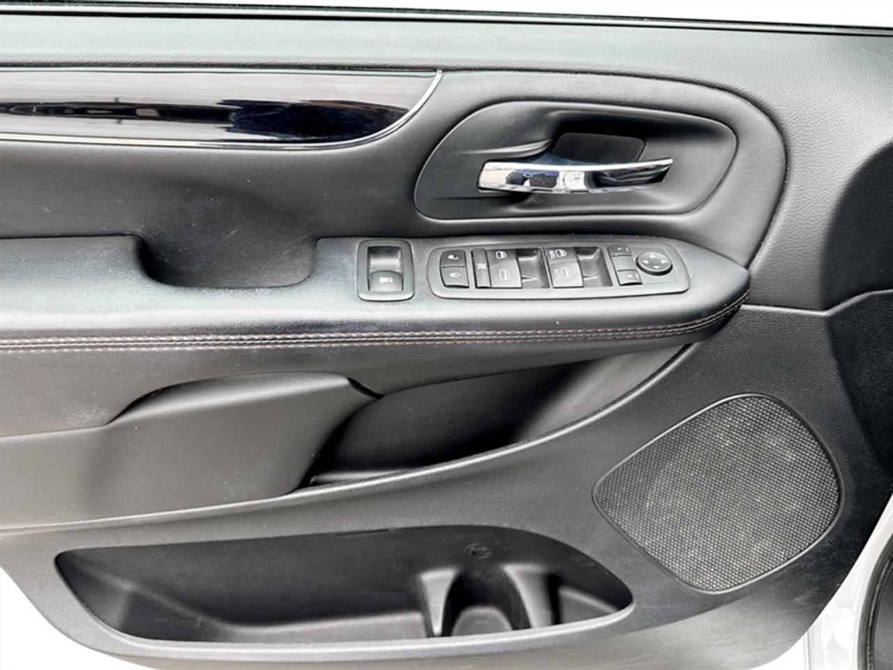 2020 Dodge Grand Caravan Premium Plus w/DVD System Photo