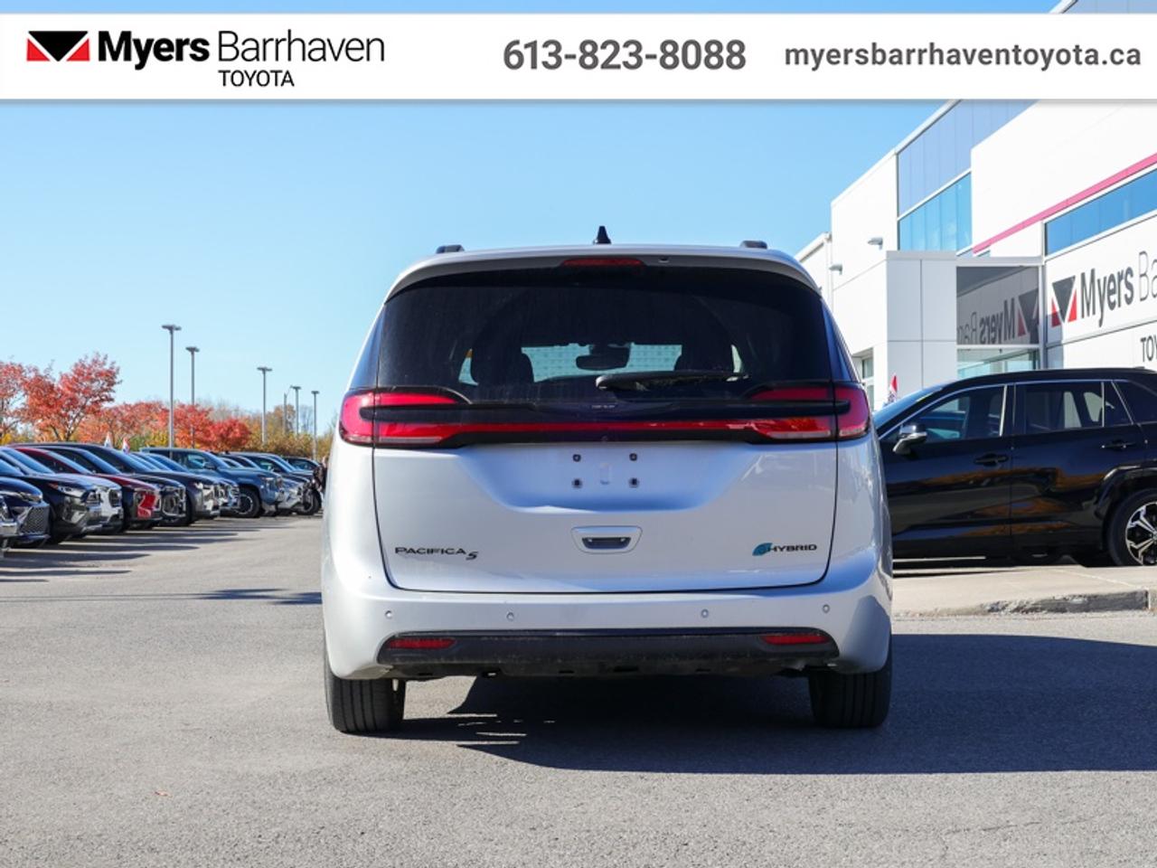 2024 Chrysler Pacifica Hybrid Select  - Hybrid - $330 B/W Photo