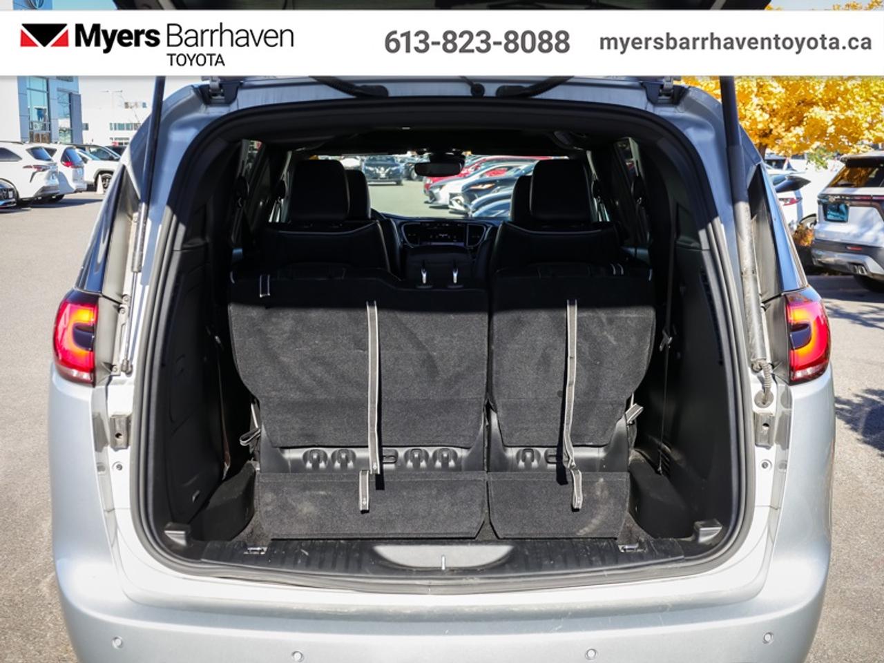 2024 Chrysler Pacifica Hybrid Select  - Hybrid - $330 B/W Photo
