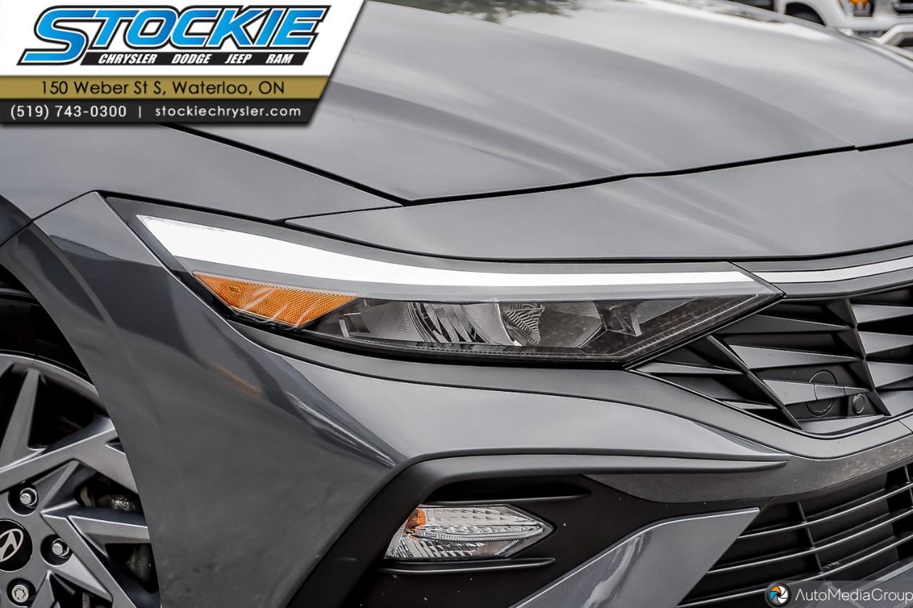 2025 Hyundai Elantra Preferred IVT Photo5