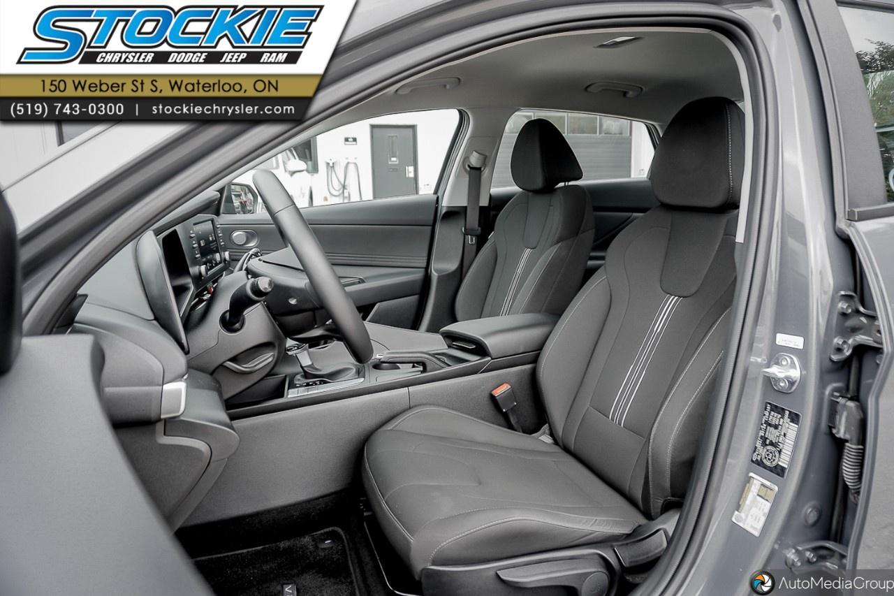 2025 Hyundai Elantra Preferred IVT Photo