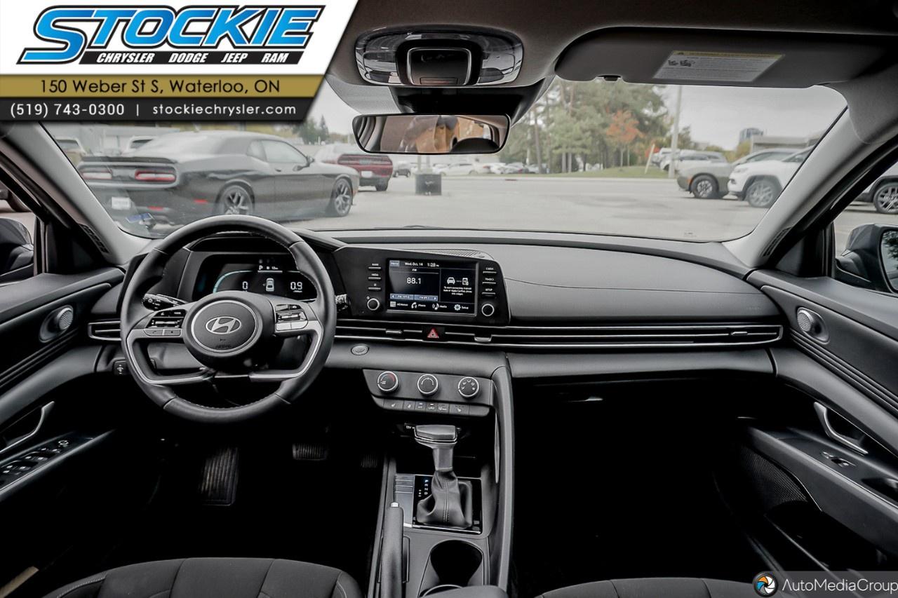 2025 Hyundai Elantra Preferred IVT Photo