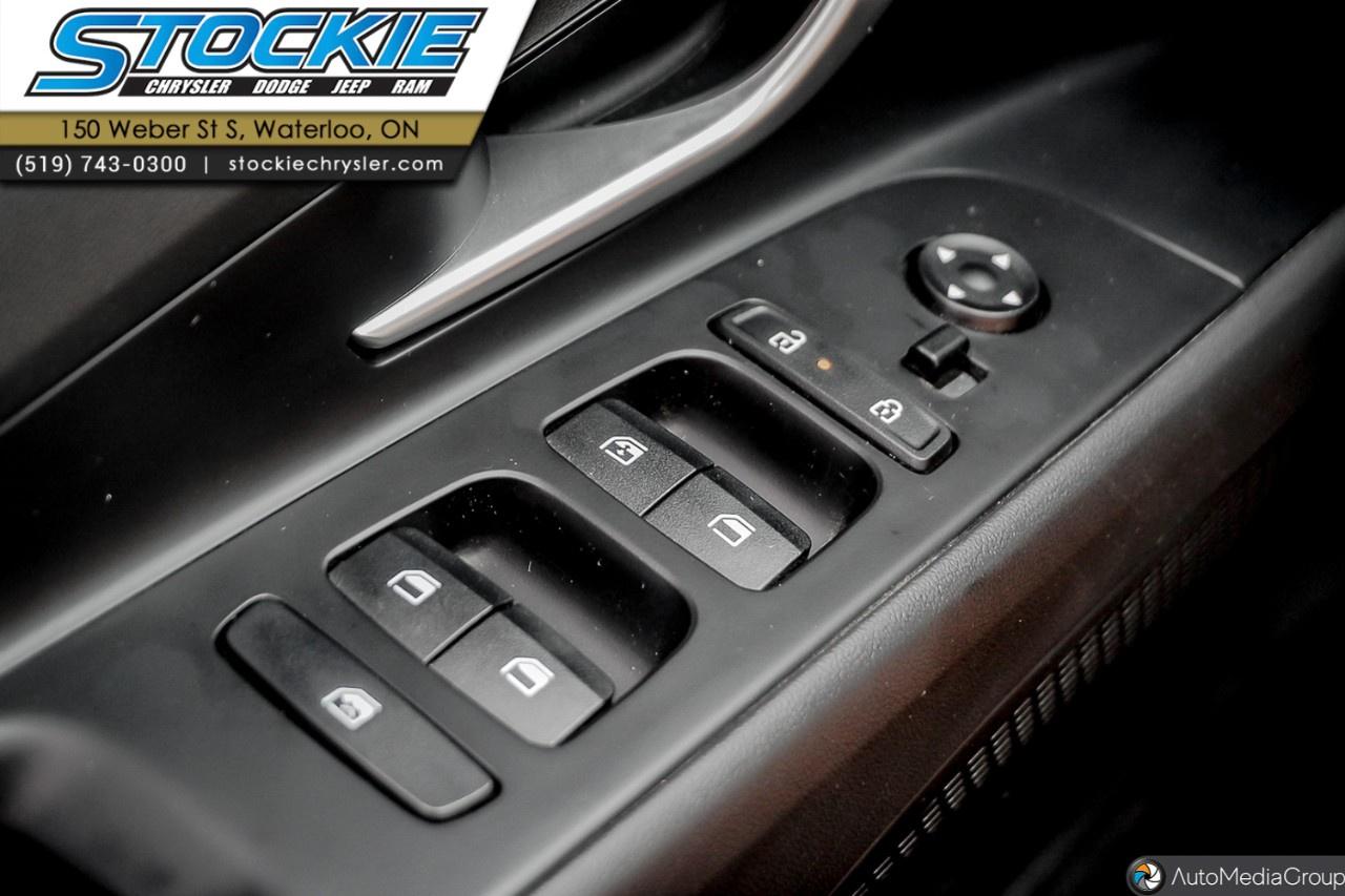 2025 Hyundai Elantra Preferred IVT Photo