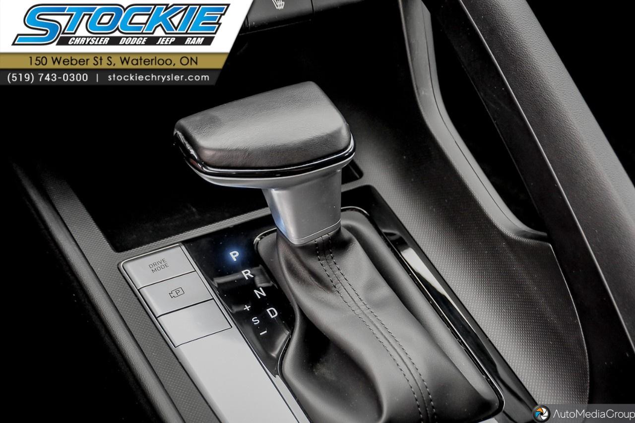 2025 Hyundai Elantra Preferred IVT Photo