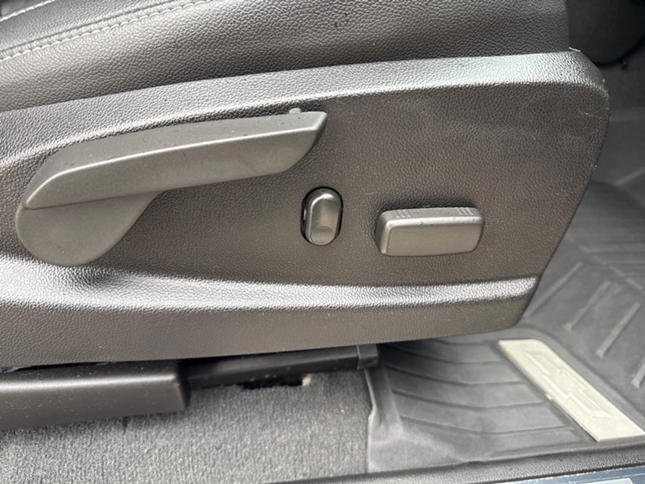 2021 Chevrolet Colorado ZR2  Heated Steering Wheel - Low Mileage Photo