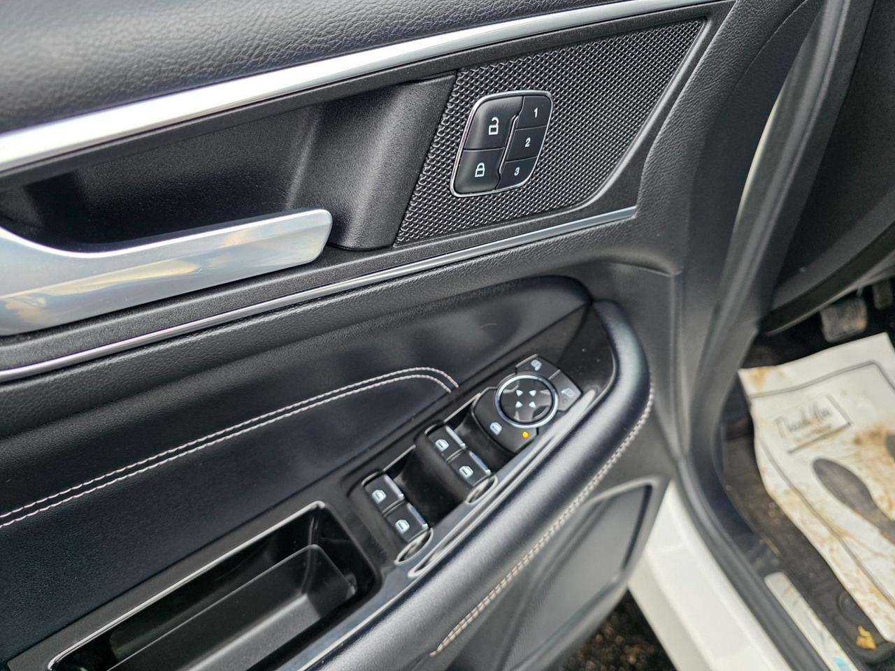 2016 Ford Edge Titanium AWD Photo