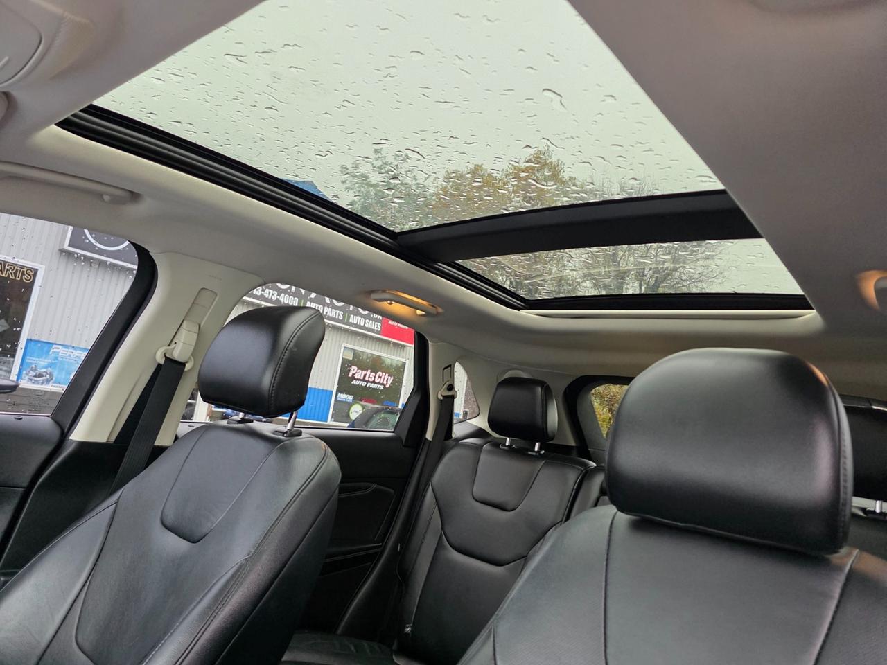 2016 Ford Edge Titanium AWD Photo