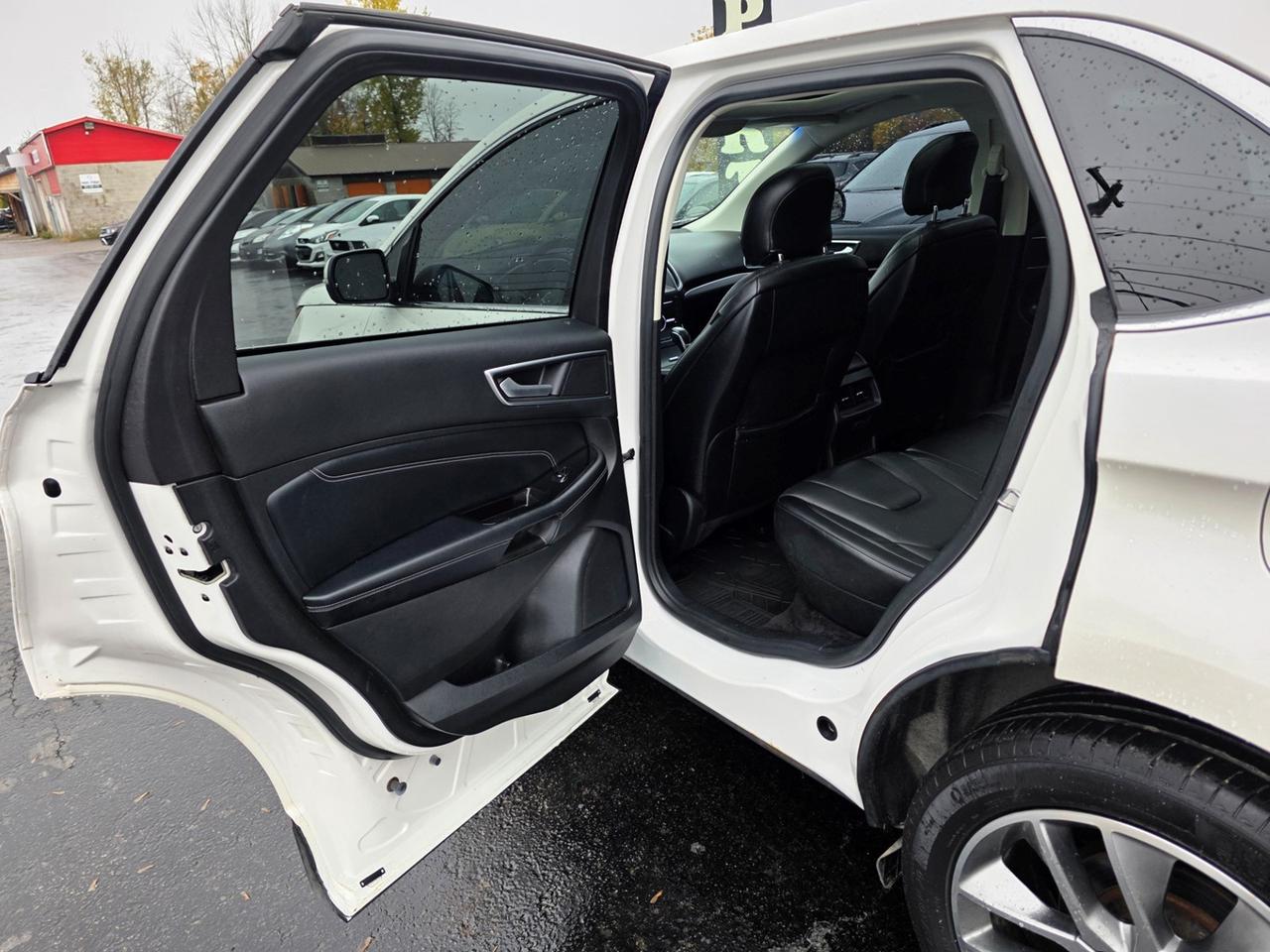2016 Ford Edge Titanium AWD Photo