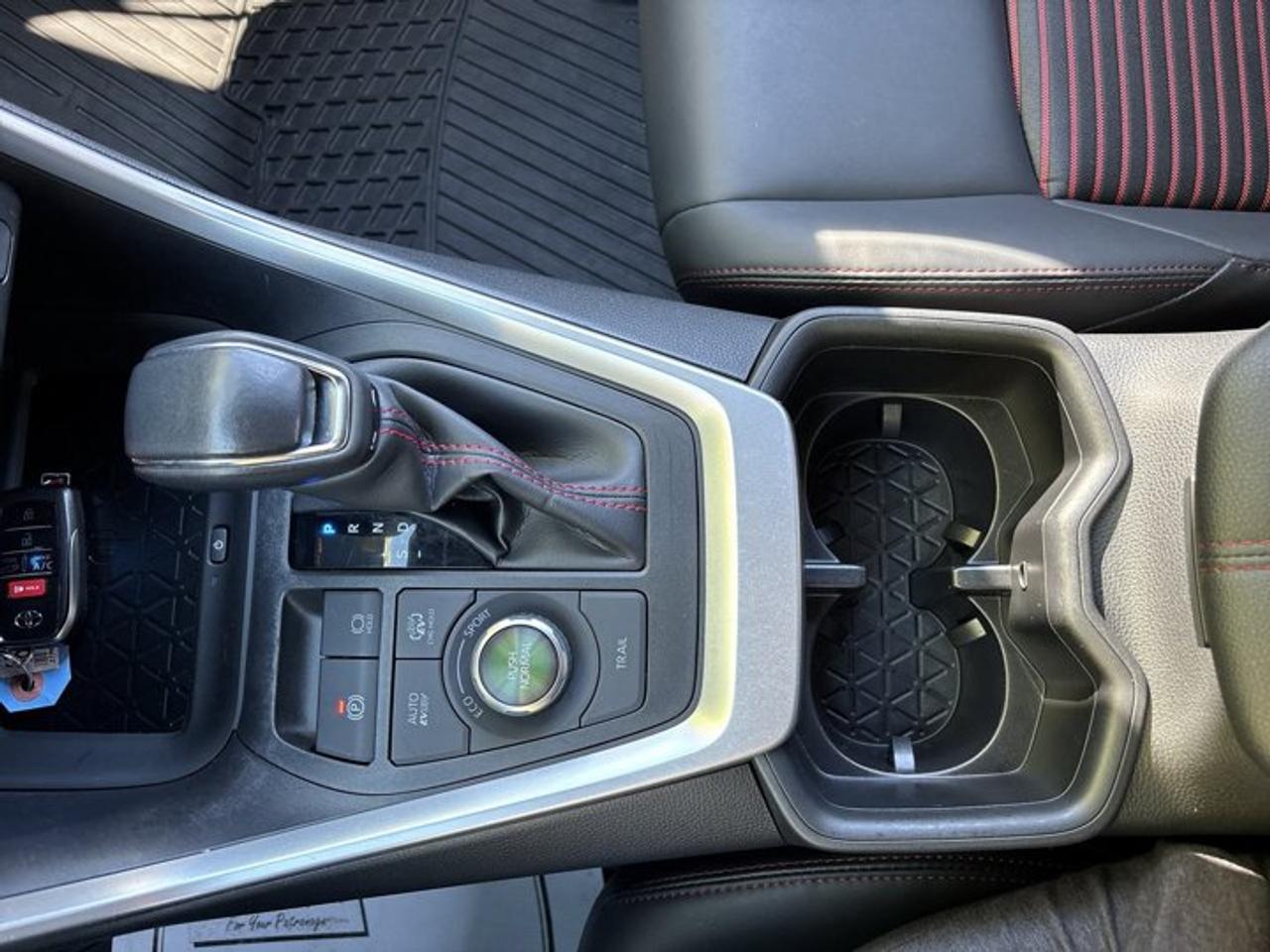 2024 Toyota RAV4 Prime XSE AWD | No Accidents | Sunroof | Heated Steering Photo