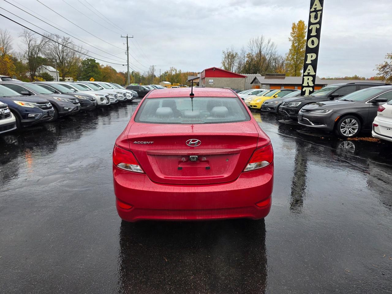 2016 Hyundai Accent SE Photo3