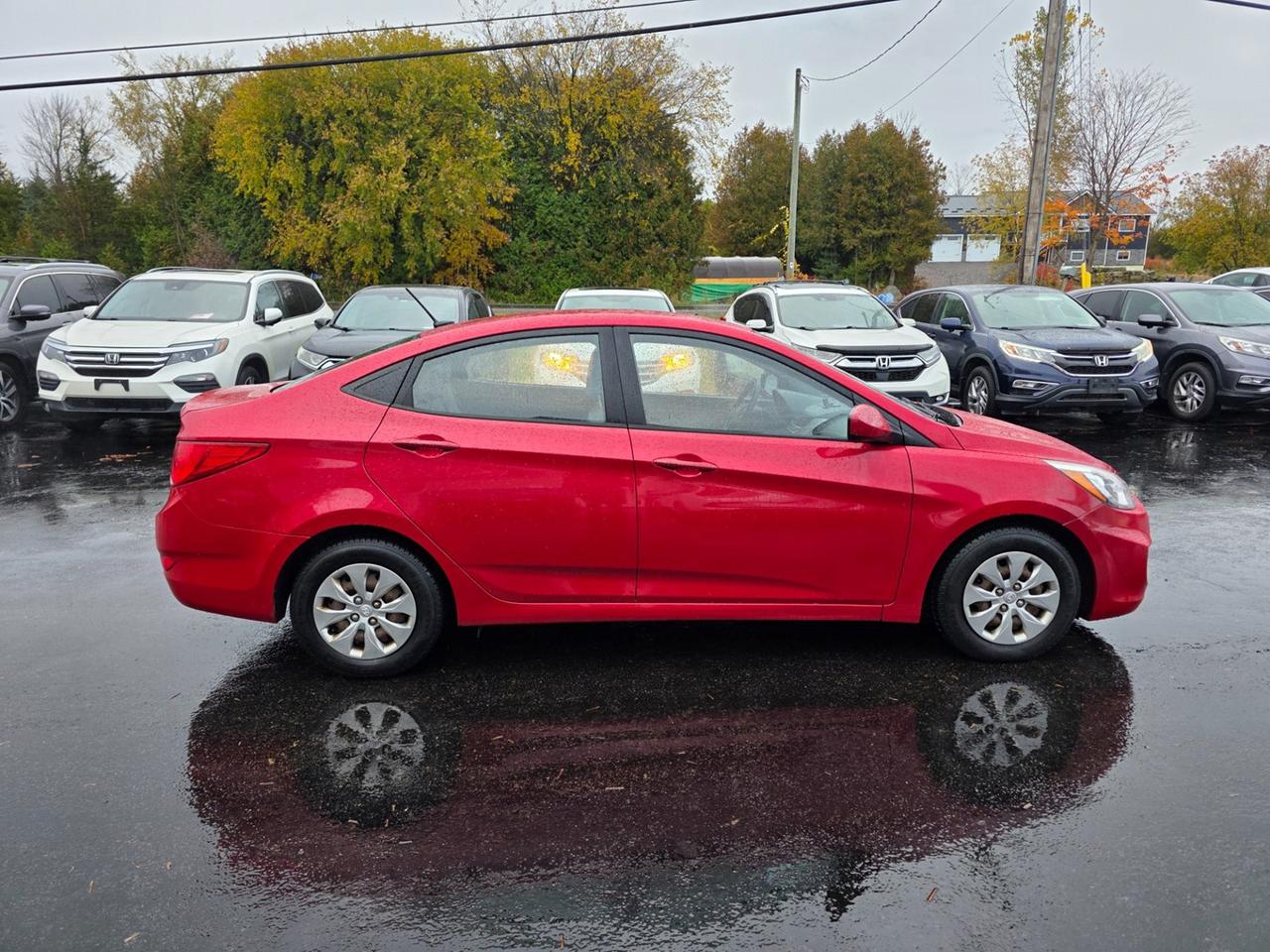 2016 Hyundai Accent SE Photo