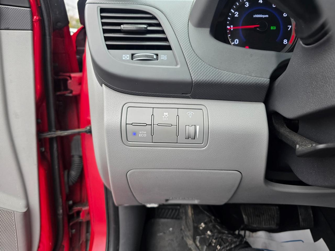 2016 Hyundai Accent SE Photo