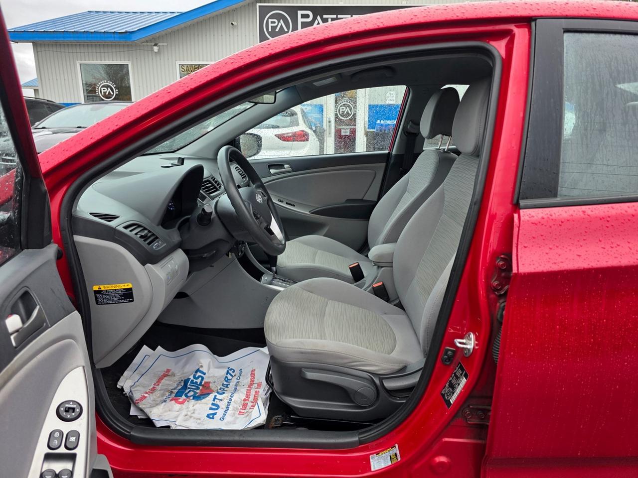 2016 Hyundai Accent SE Photo