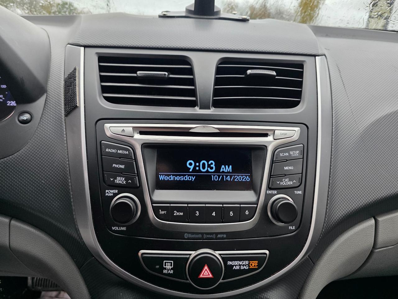 2016 Hyundai Accent SE Photo