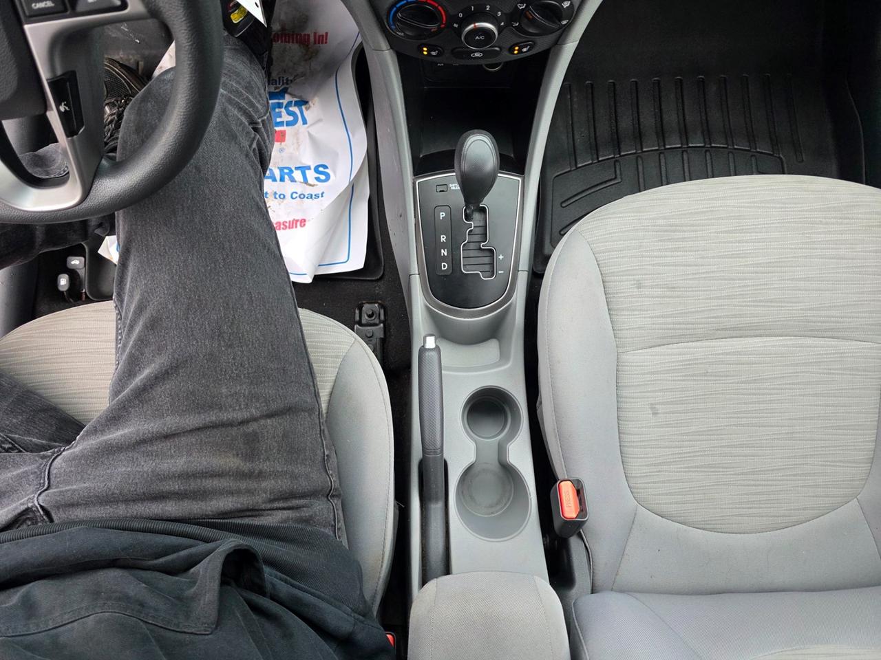 2016 Hyundai Accent SE Photo