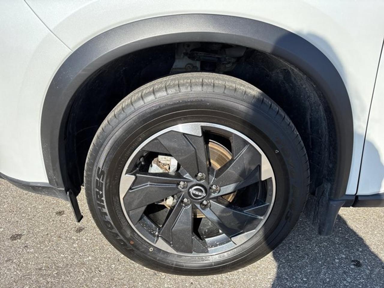 2026 Nissan Rogue SV AWD | No Accidents | Pano. Sunroof | Heated Steering Photo