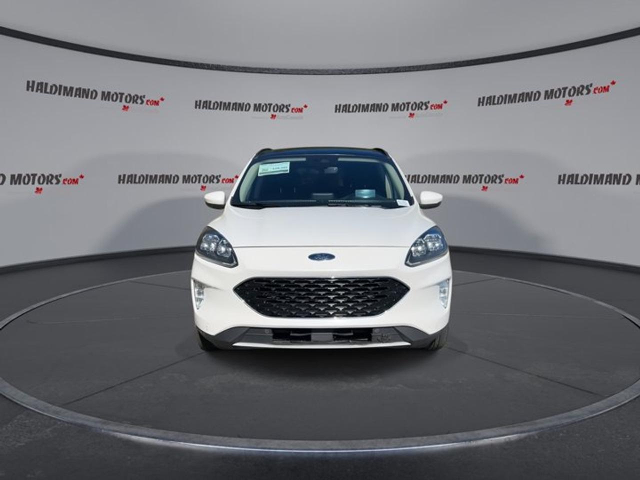 2020 Ford Escape Titanium Hybrid AWD | No Accidents | Pano. Sunroof | Leather Photo