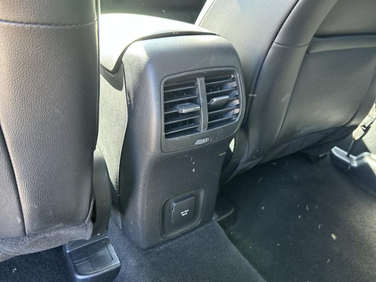 2020 Ford Escape Titanium Hybrid AWD | No Accidents | Pano. Sunroof | Leather Photo