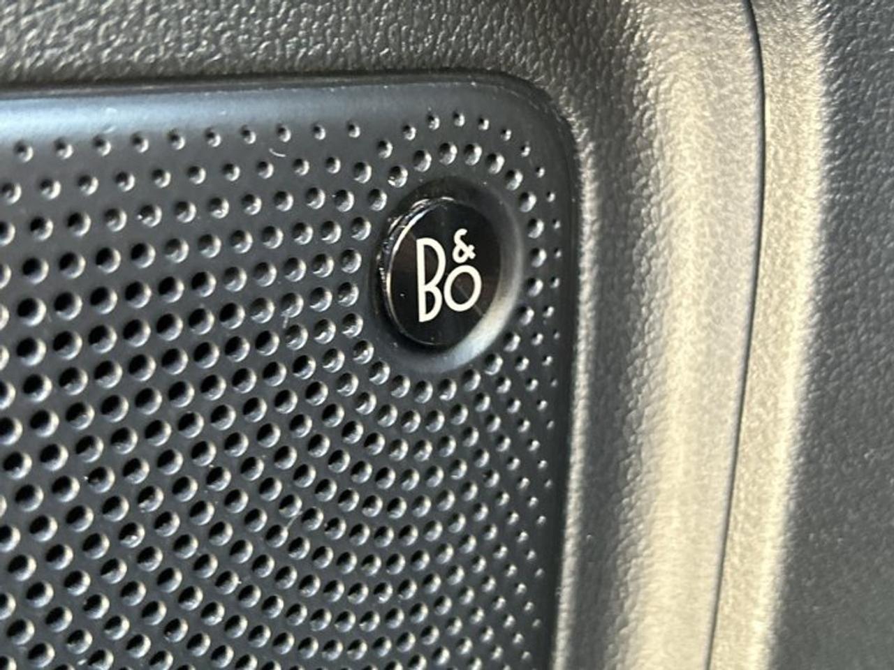 2020 Ford Escape Titanium Hybrid AWD | No Accidents | Pano. Sunroof | Leather Photo