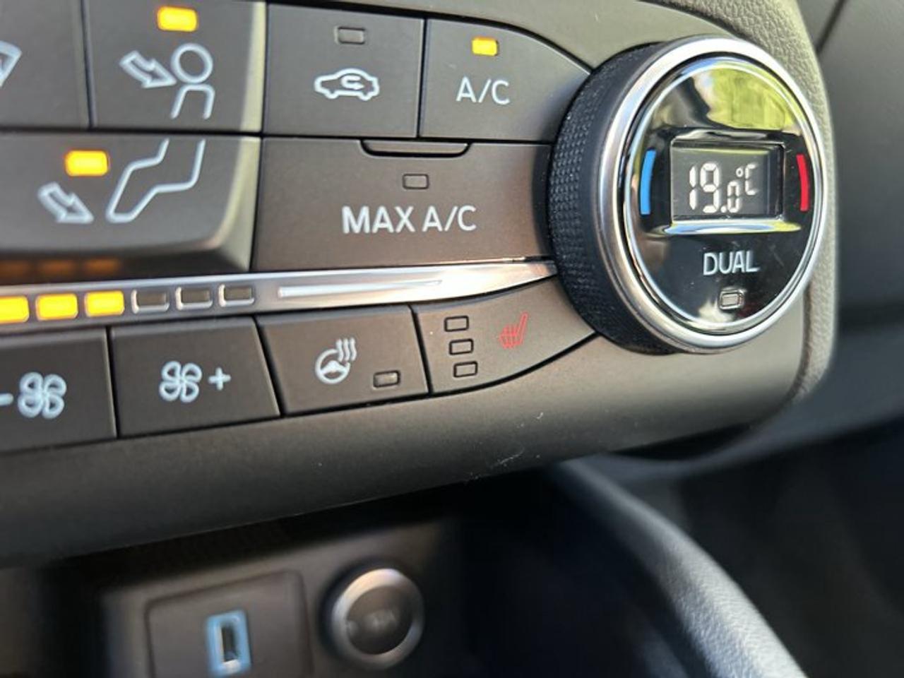 2020 Ford Escape Titanium Hybrid AWD | No Accidents | Pano. Sunroof | Leather Photo