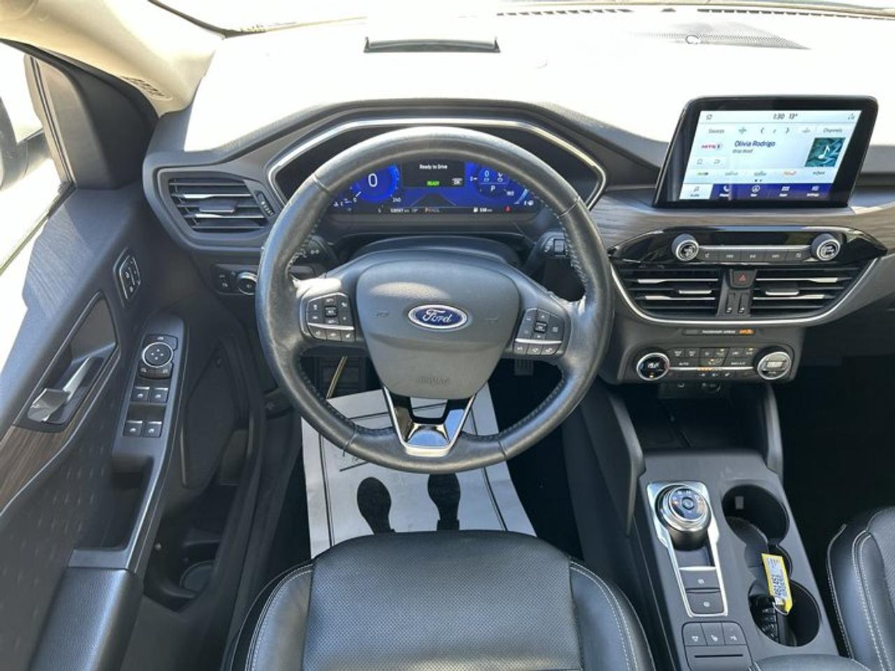 2020 Ford Escape Titanium Hybrid AWD | No Accidents | Pano. Sunroof | Leather Photo