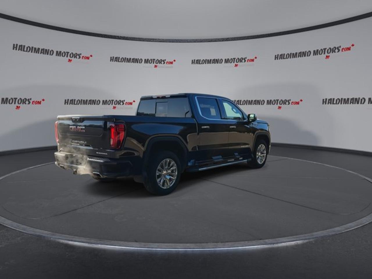 2023 GMC Sierra 1500 Denali Crew Cab 6' Box 4WD | No Accidents | Vent. Front Seats Photo