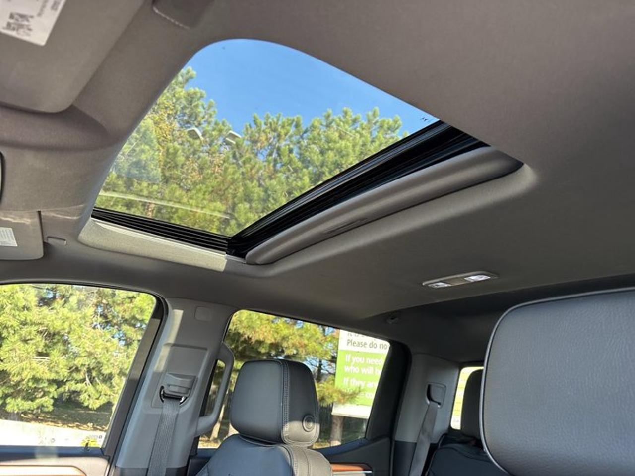 2023 GMC Sierra 1500 Denali Crew Cab 6' Box 4WD | No Accidents | Vent. Front Seats Photo