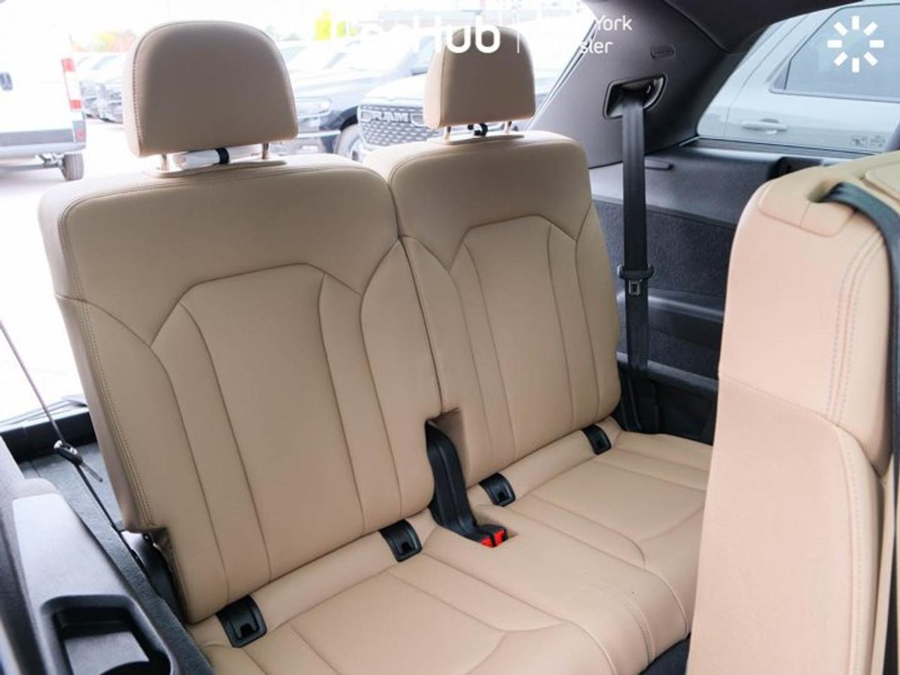 2026 Audi Q7 45 TFSI Quattro 2.0L Turbocharged TFSI I-4 | quattro AWD | Panoramic Roof | Navigation | Heated Seat Photo