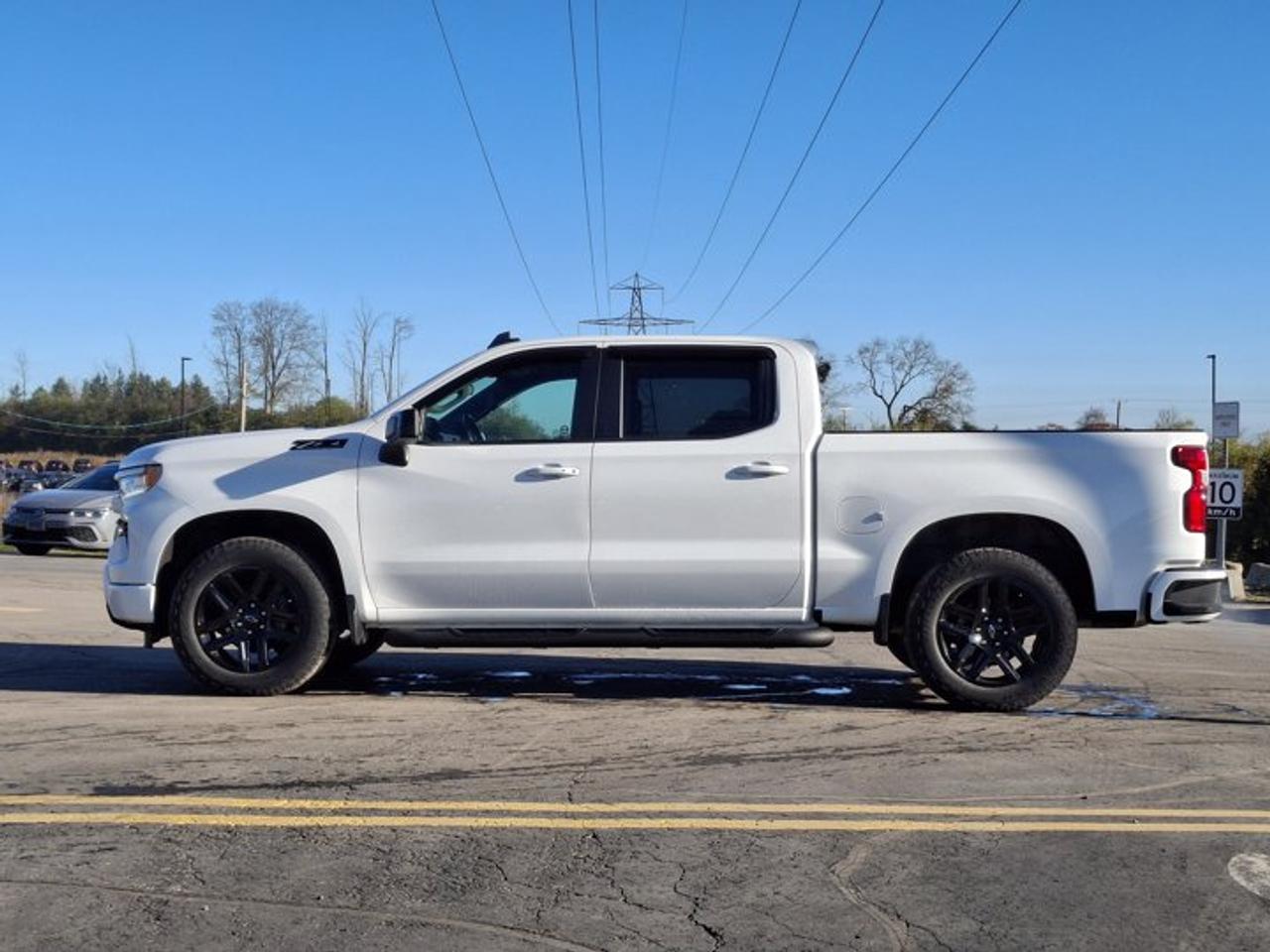 2023 Chevrolet Silverado 1500 RST Crew Cab 4x4 | 5.3L V8 | Z71 Off Road | True North Edition | Heated Bucket Seats | and More ! Photo5