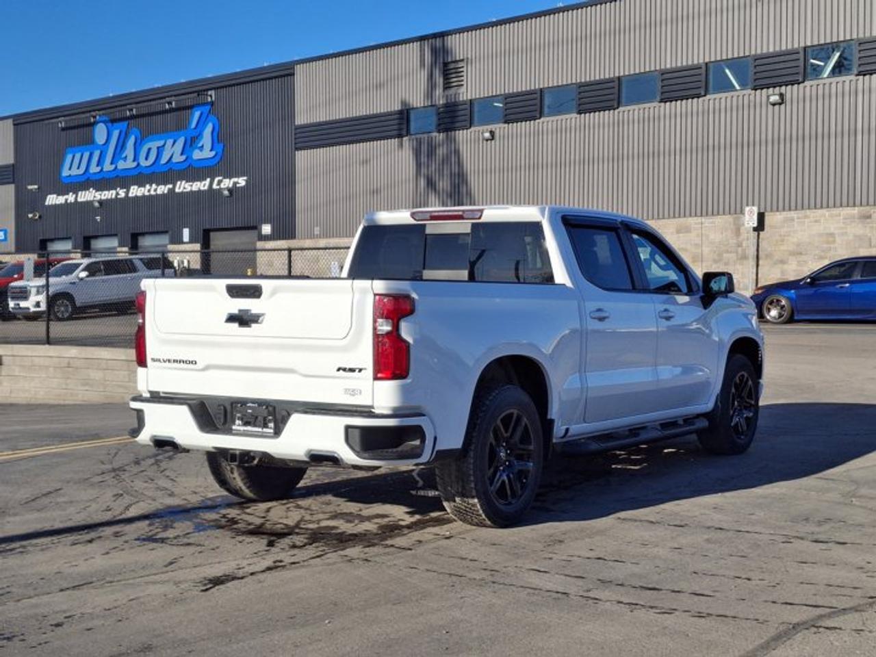 2023 Chevrolet Silverado 1500 RST Crew Cab 4x4 | 5.3L V8 | Z71 Off Road | True North Edition | Heated Bucket Seats | and More ! Photo