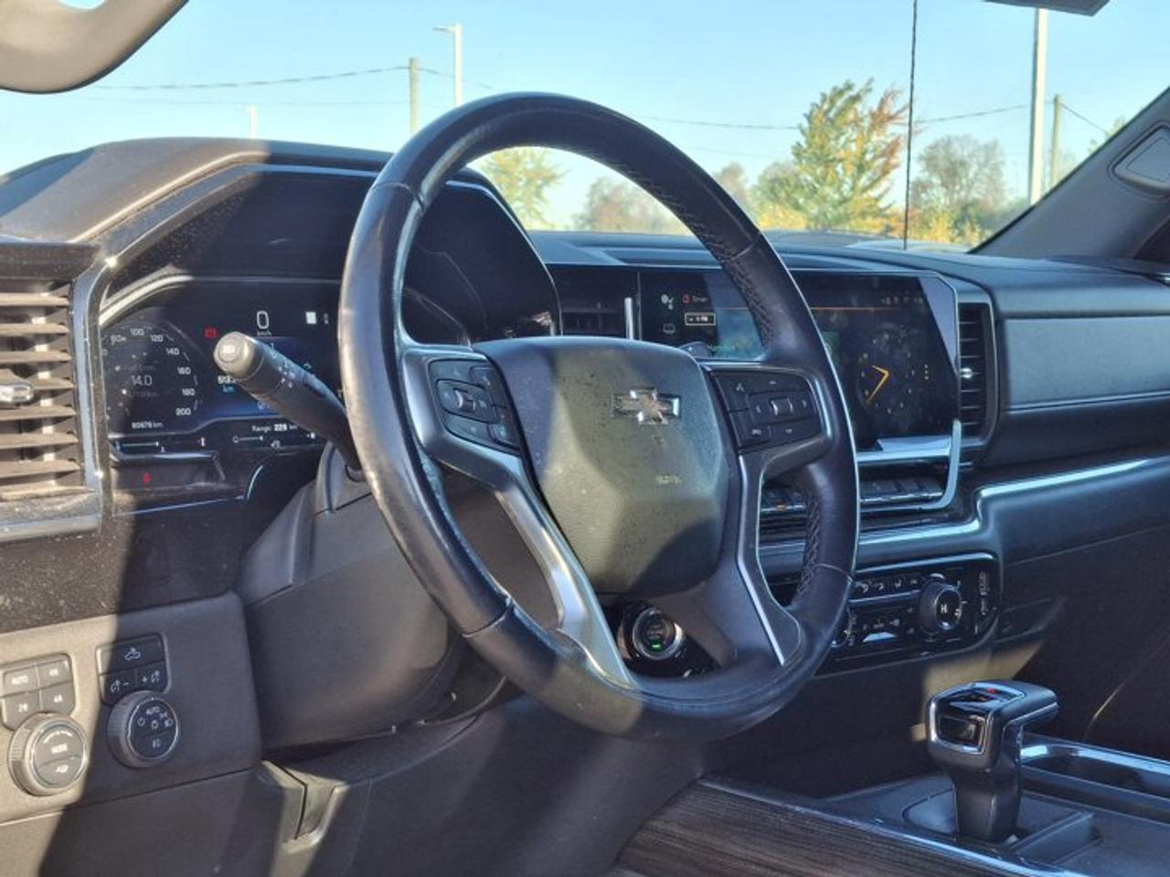 2023 Chevrolet Silverado 1500 RST Crew Cab 4x4 | 5.3L V8 | Z71 Off Road | True North Edition | Heated Bucket Seats | and More ! Photo