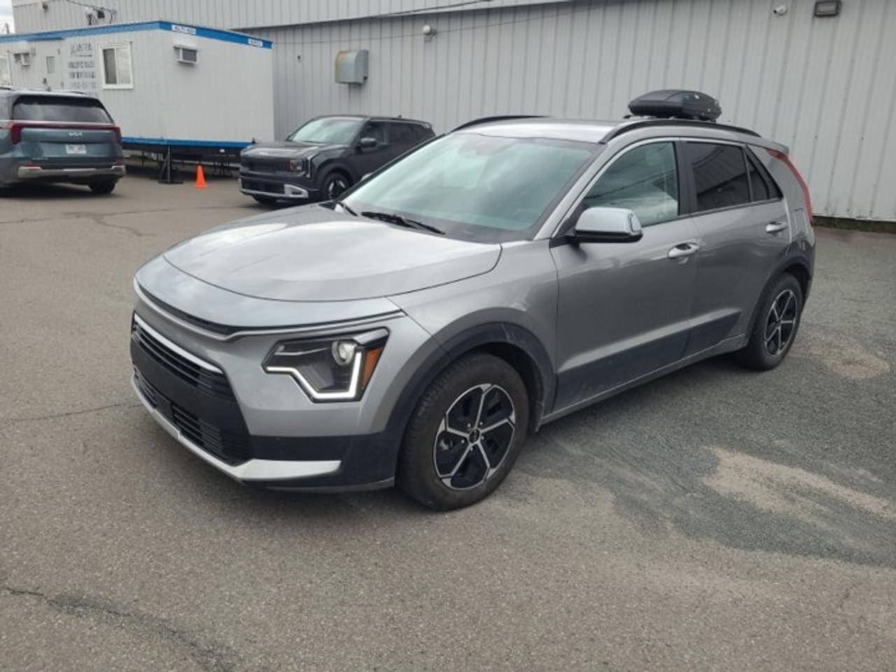 2025 Kia NIRO EX | Hybrid | Heated Wheel + Seats | Nav | Smart Cruise | Remote Start | CarPlay + Android and More! Photo