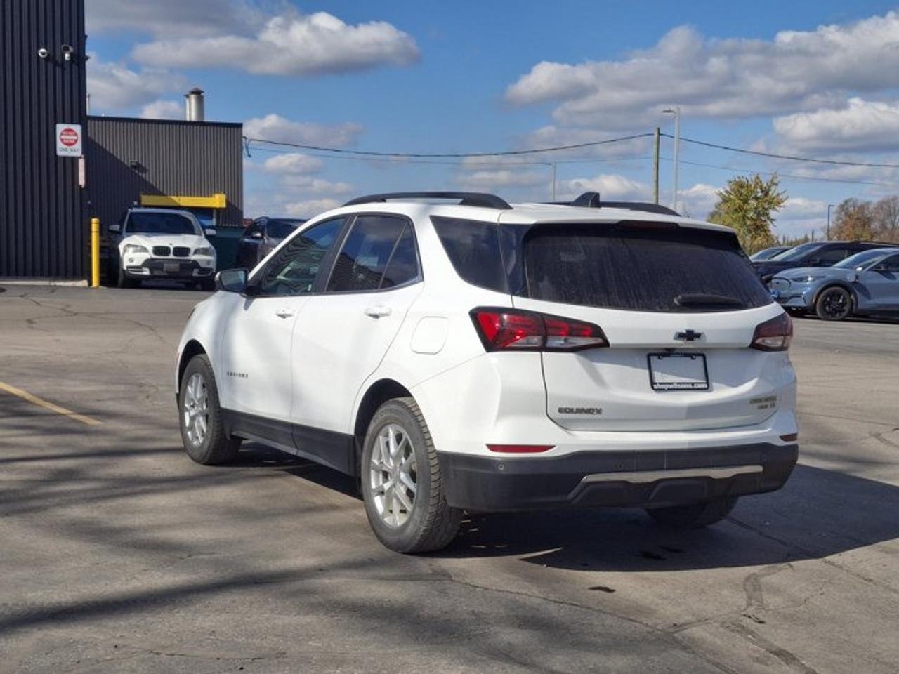 2022 Chevrolet Equinox LT AWD | Sunroof | 360 Camera | Adaptive Cruise | Heated Wheel + Seats | Power Seat | and More ! Photo