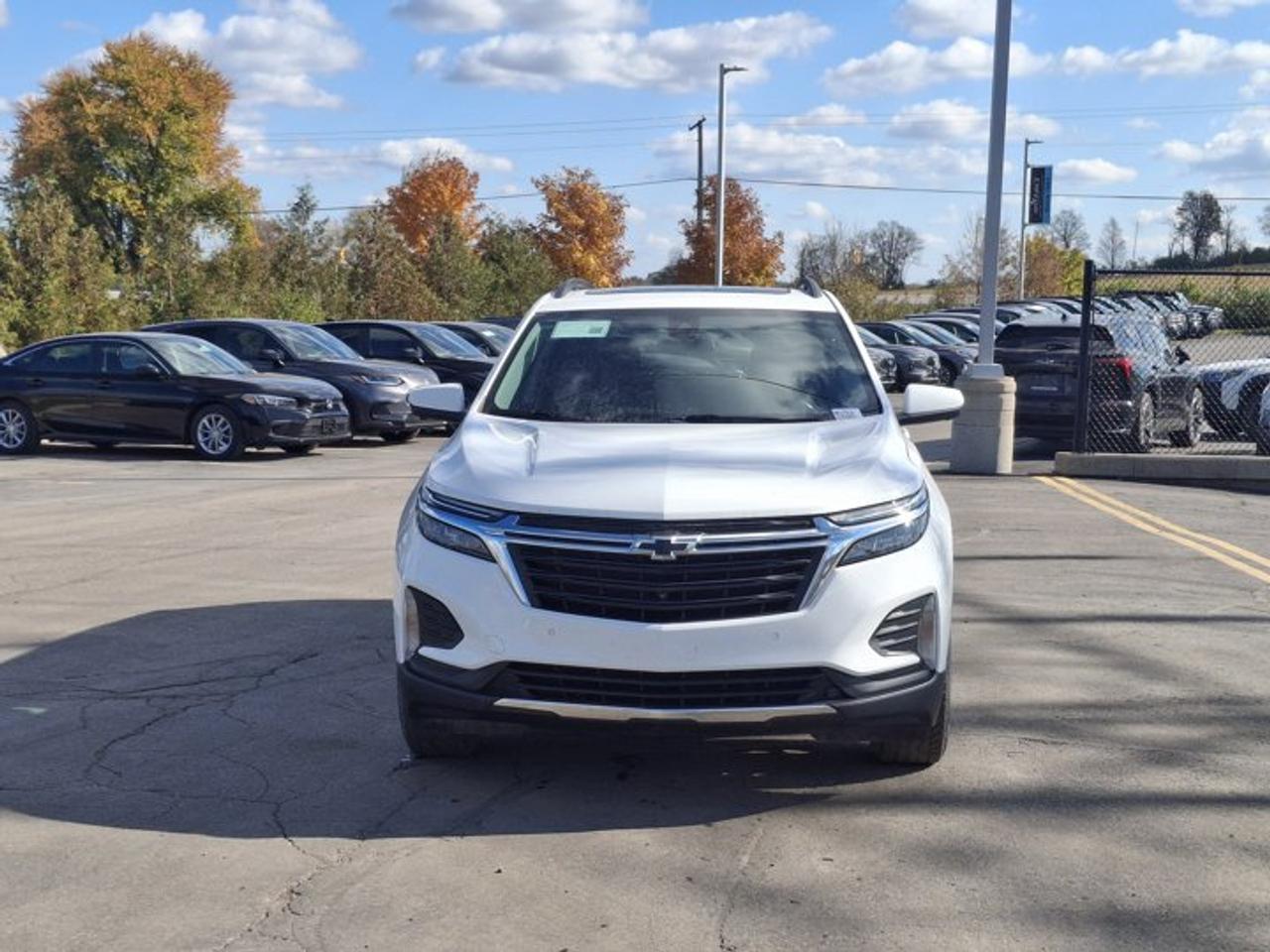 2022 Chevrolet Equinox LT AWD | Sunroof | 360 Camera | Adaptive Cruise | Heated Wheel + Seats | Power Seat | and More ! Photo
