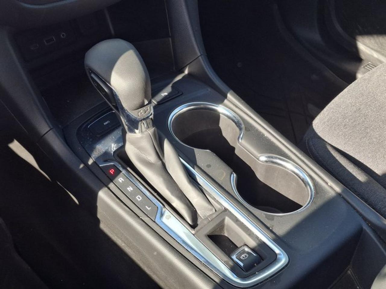 2022 Chevrolet Equinox LT AWD | Sunroof | 360 Camera | Adaptive Cruise | Heated Wheel + Seats | Power Seat | and More ! Photo