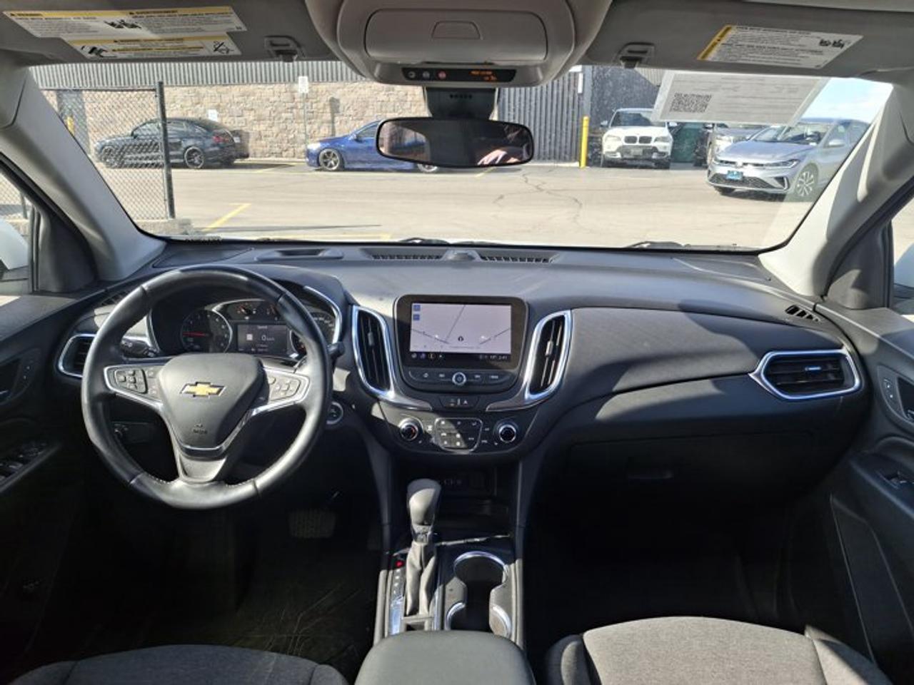 2022 Chevrolet Equinox LT AWD | Sunroof | 360 Camera | Adaptive Cruise | Heated Wheel + Seats | Power Seat | and More ! Photo