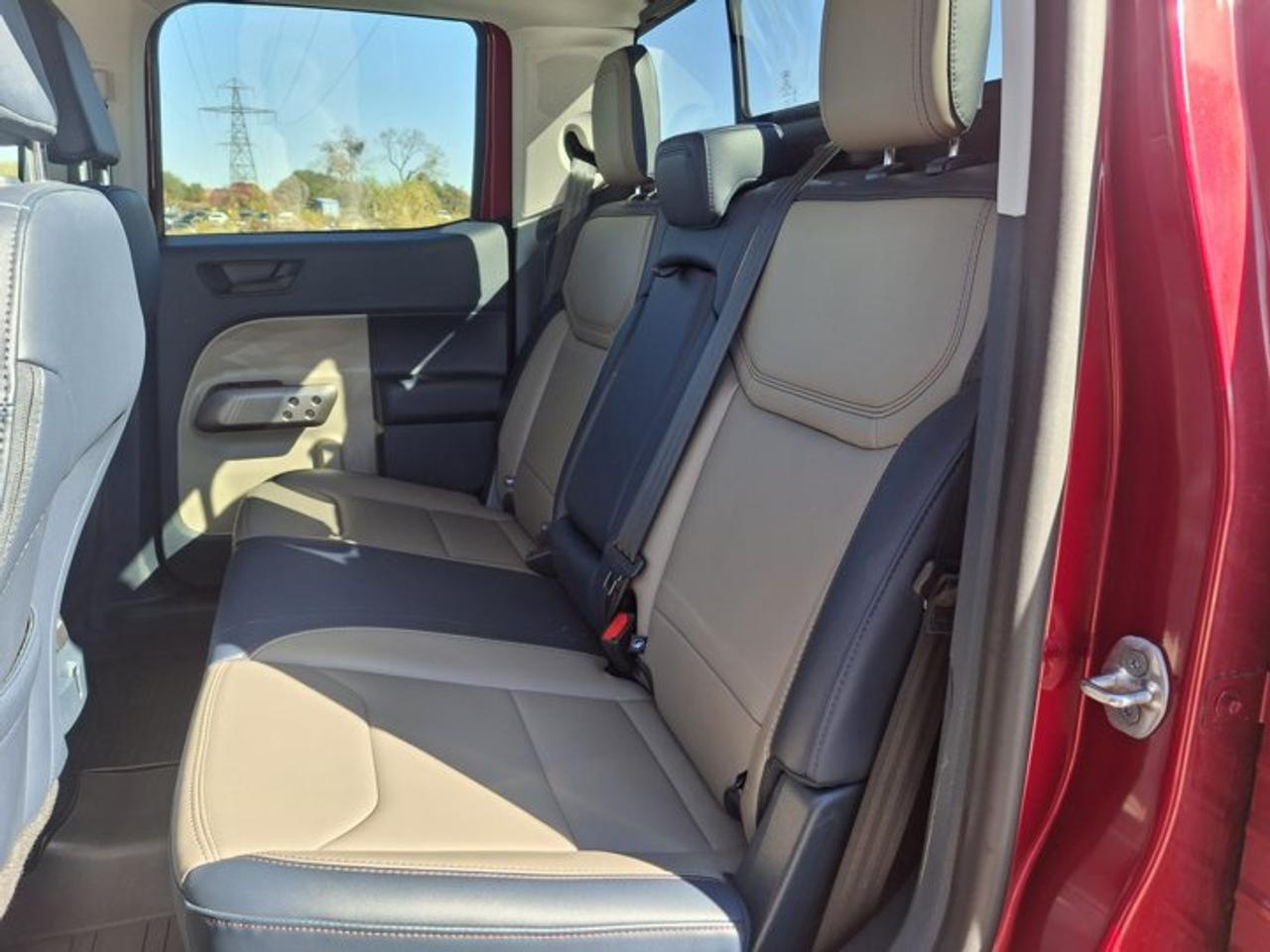 2025 Ford Maverick LARIAT Hybrid AWD | Heated Leather | 4K Tow | B&O Audio | 360 Camera | 13.2" Touchscreen | Photo