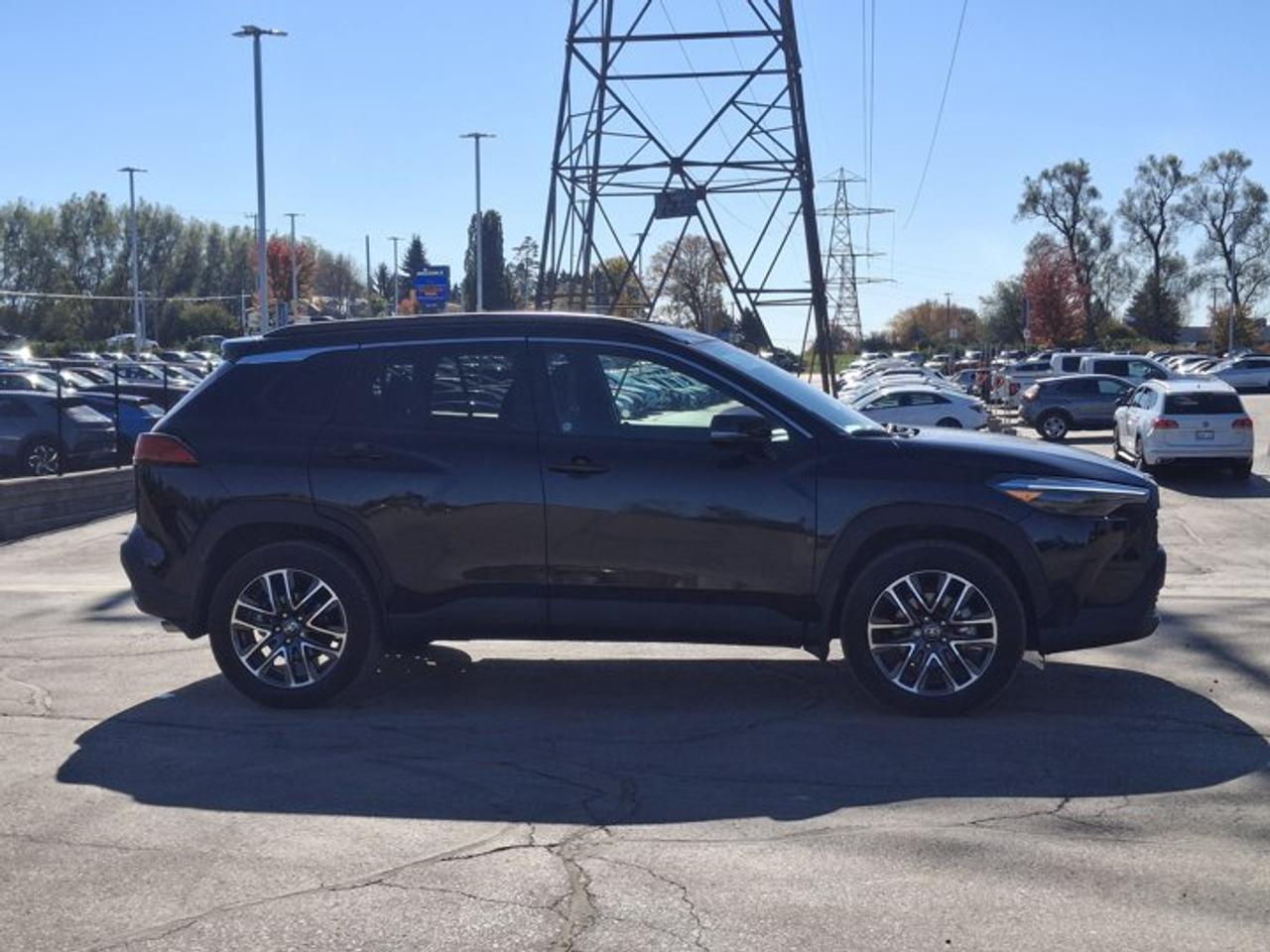 2026 Toyota Corolla Cross XLE AWD | Leather | Sunroof | JBL Audio | Remote Start | Power Seat | CarPlay + Android | and More ! Photo