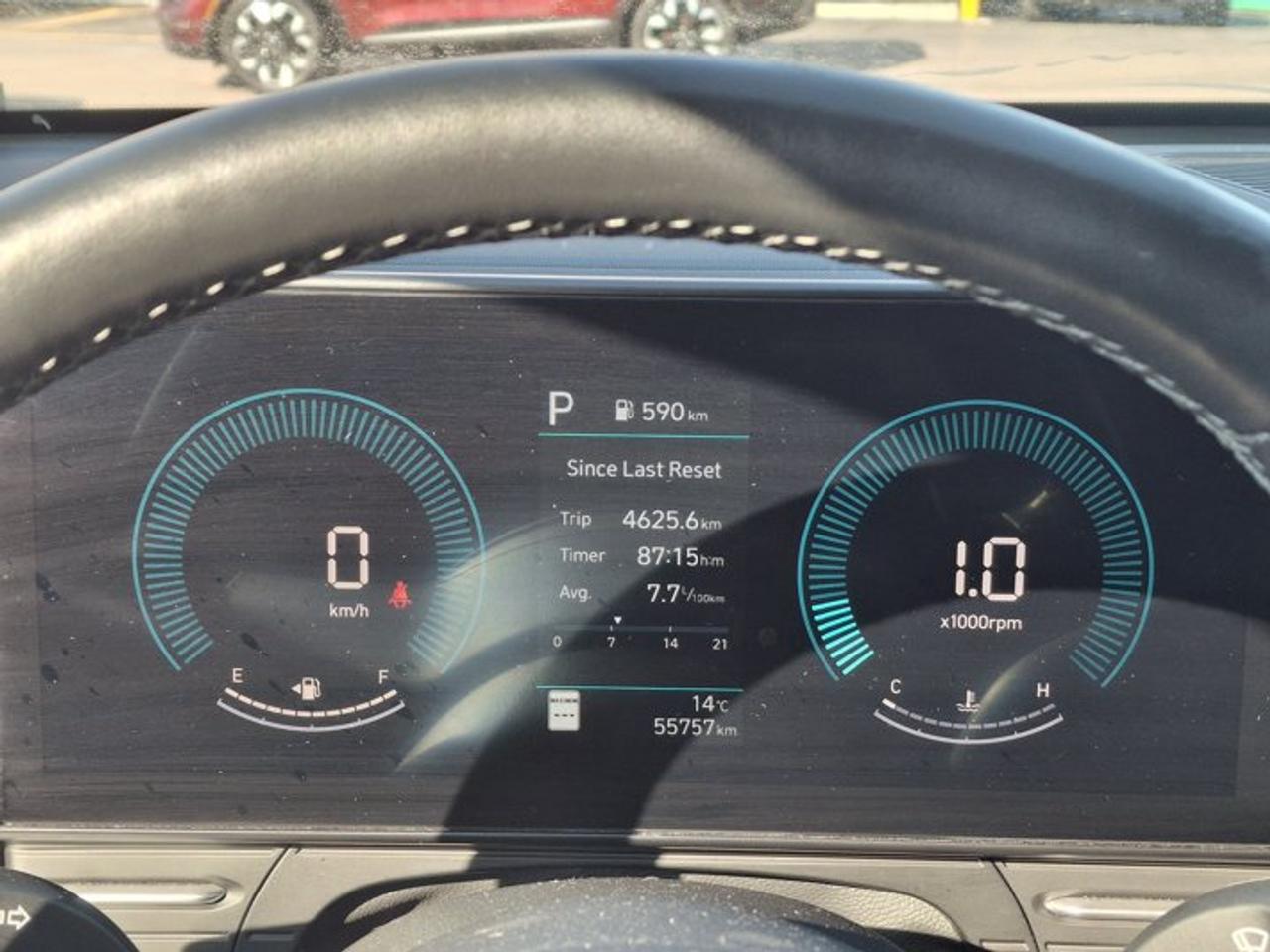 2025 Hyundai KONA Preferred Trend AWD | Leather | Sunroof | Heated Seats + Steering | Remote Start | and More ! Photo