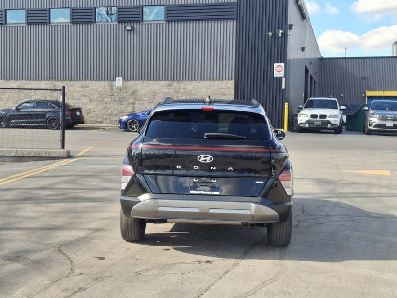 2025 Hyundai KONA Preferred Trend AWD | Leather | Sunroof | Heated Seats + Steering | Remote Start | and More ! Photo