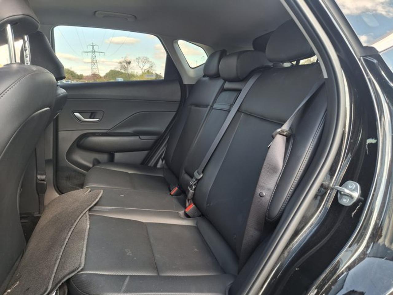 2025 Hyundai KONA Preferred Trend AWD | Leather | Sunroof | Heated Seats + Steering | Remote Start | and More ! Photo