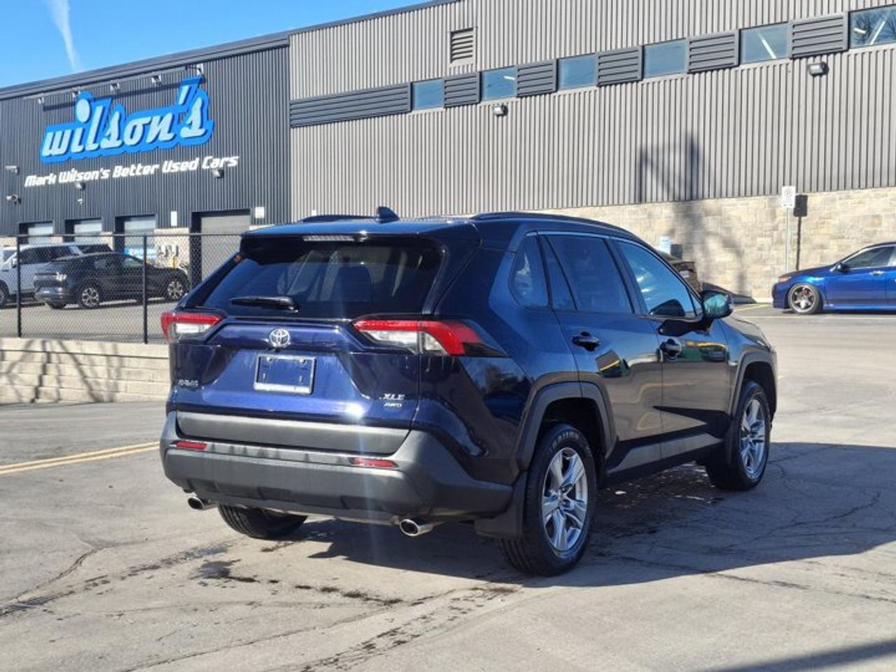 2025 Toyota RAV4 XLE AWD | Sunroof | Power Seat | Radar Cruise | Heated Wheel + Seats | Power Liftgate | and More ! Photo4