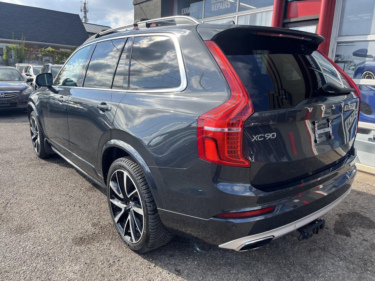 2019 Volvo XC90 Momentum Photo