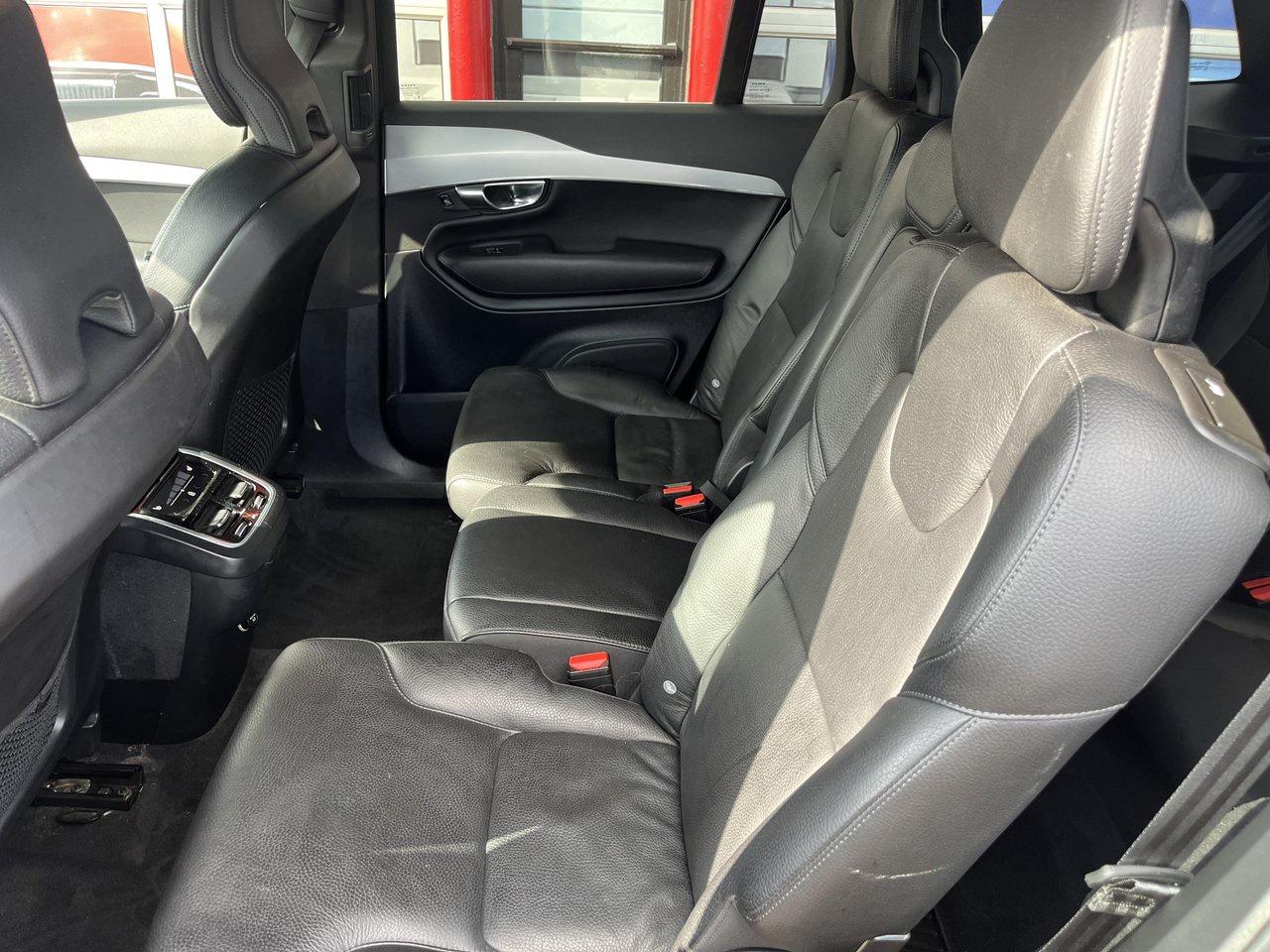 2019 Volvo XC90 Momentum Photo