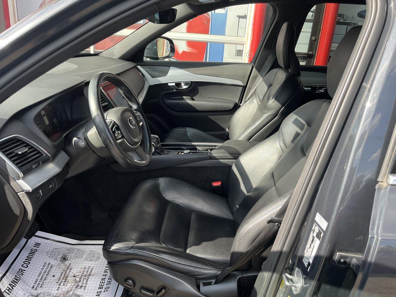 2019 Volvo XC90 Momentum Photo