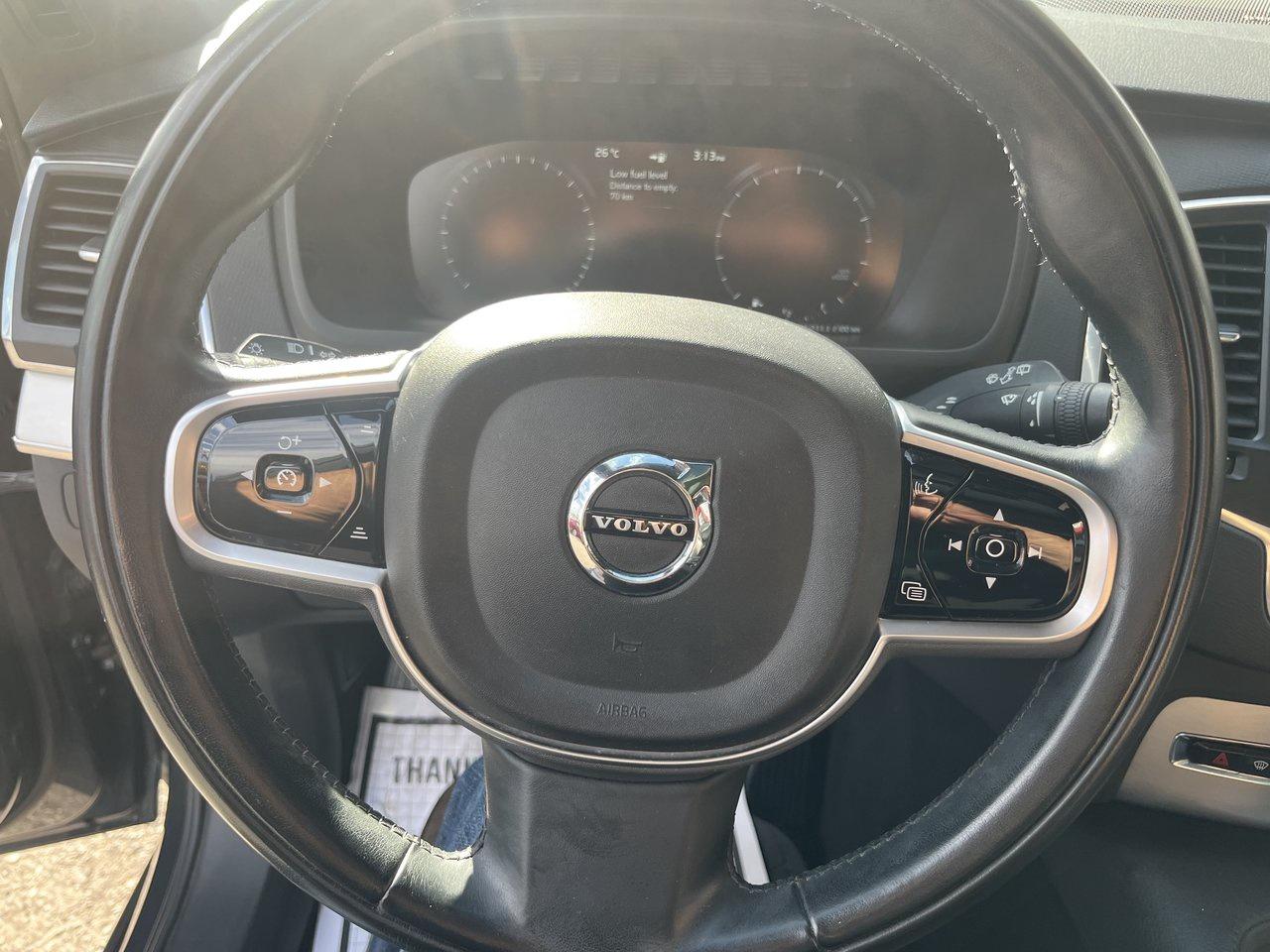 2019 Volvo XC90 Momentum Photo